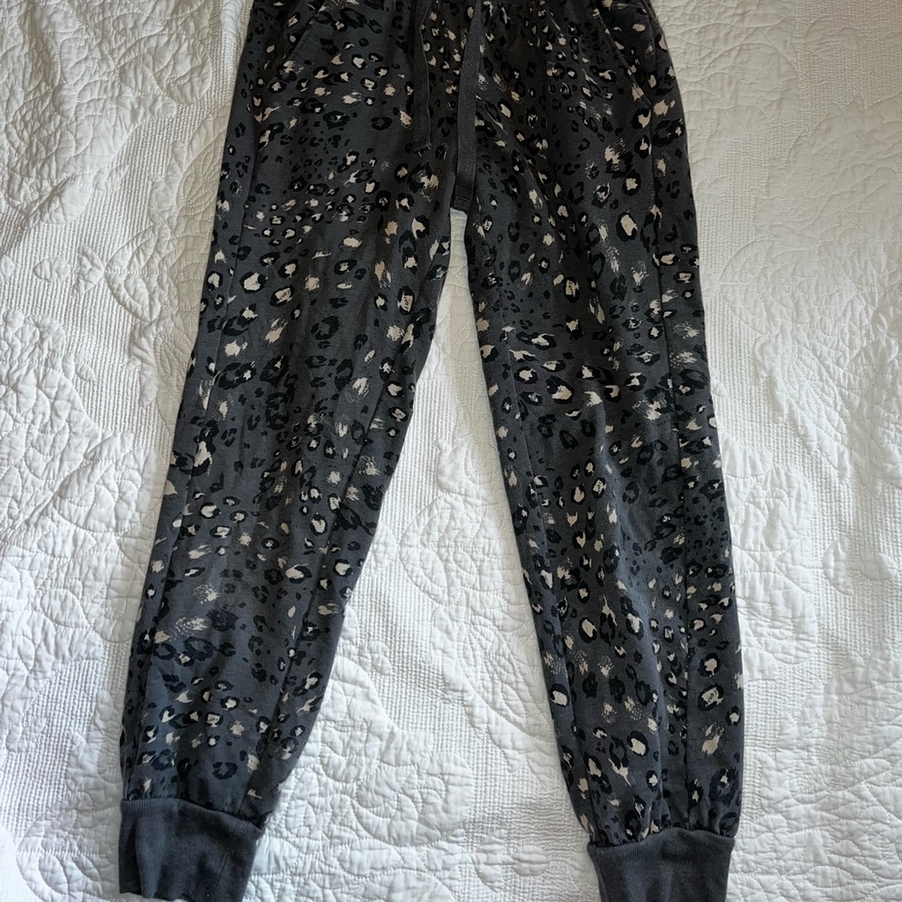 JOGGERS